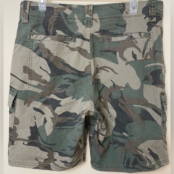 NWOT Wrangler Camo Cargo Shorts Men’s 32 - Picture 8 of 8